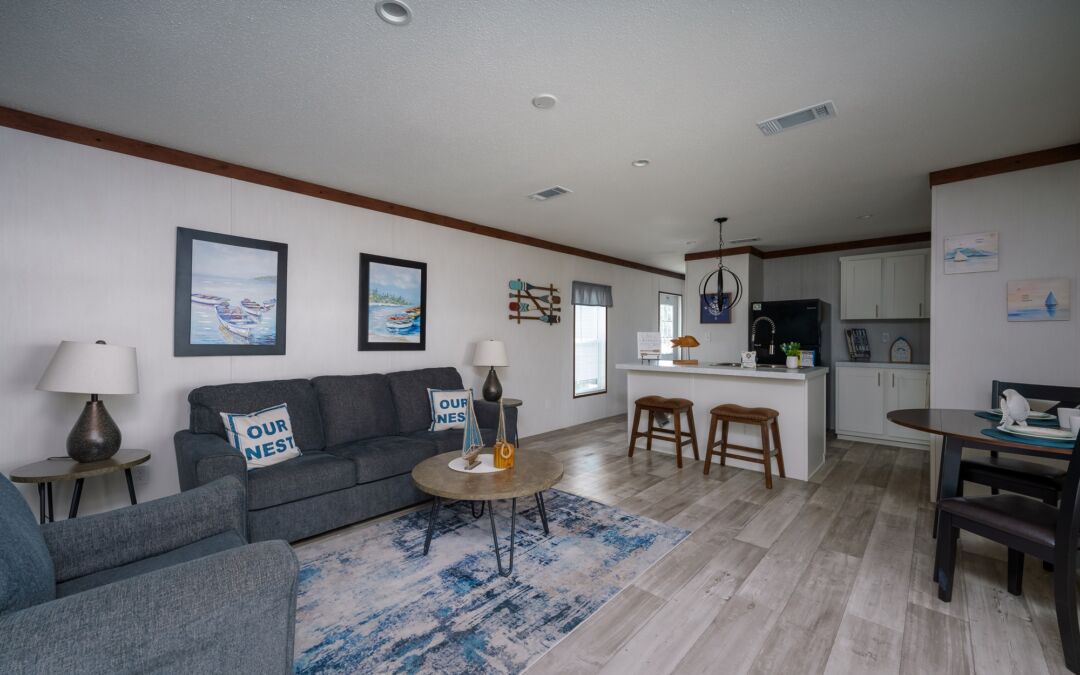 (35) Yellow Jacket Elite 2 Bed/2 Bath 830 sq ft